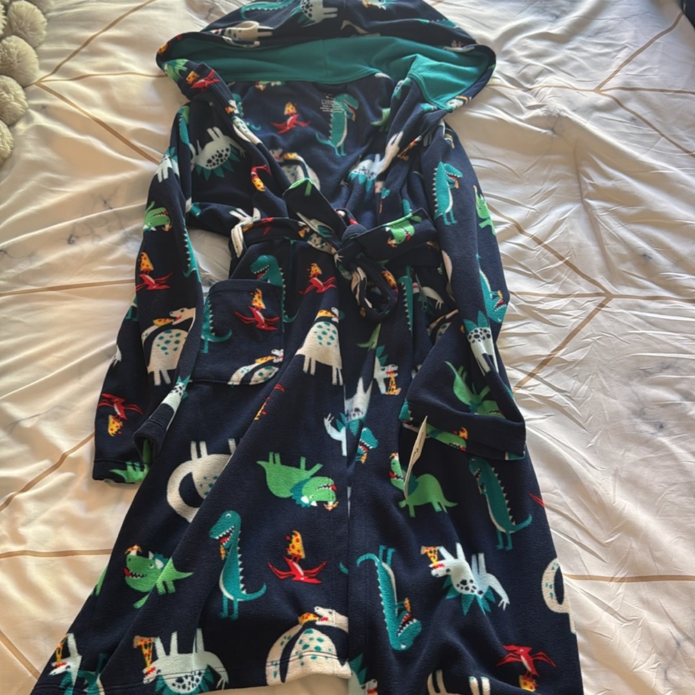Carter’s boys size 6-12 bath robe NWT